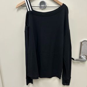 Cabi Cold shoulder top!